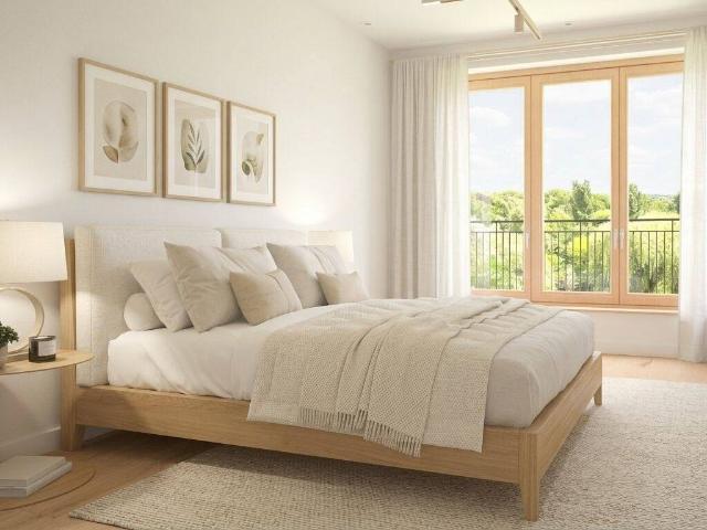 Familien Wohnung mit Balkon & Bad en Suite in Potsdam West