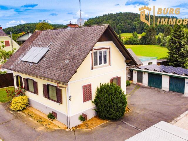 Familienoase in Feldbach: Großzügiges Haus mit zwei Wohneinheiten, Garten, Garage und 1.510 m² Grund inkl. Mieteinnahmen!