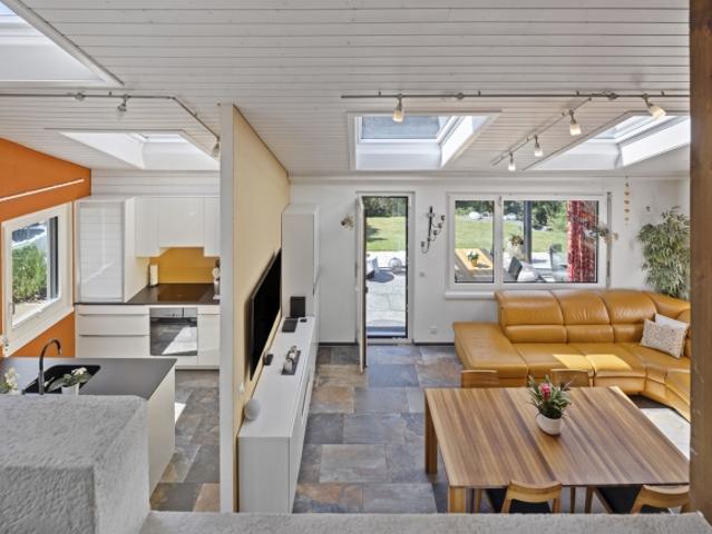 Familienoase mit traumhafter Gartenoase an ruhiger Lage