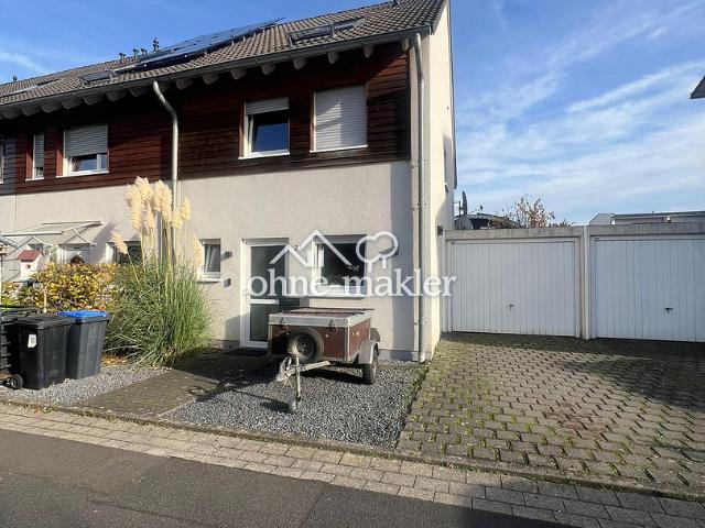 Familiendomizil in Brühl Badorf: Reihenendhaus mit großem Garten, Smarthome & Top Lage