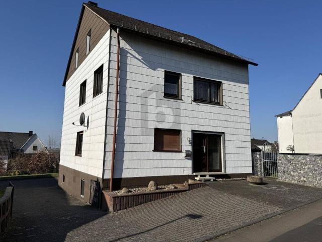 FAMILIENDOMIZIL IN RUHIGER LAGE