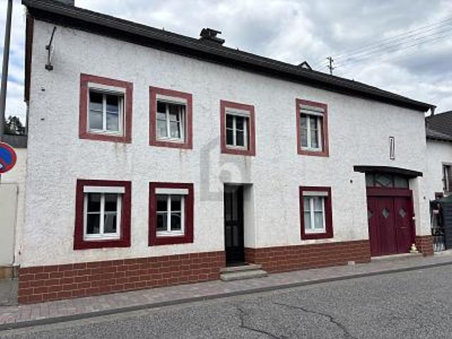 FAMILIENDOMIZIL, RENOVERIT, DOPPELGARAGE