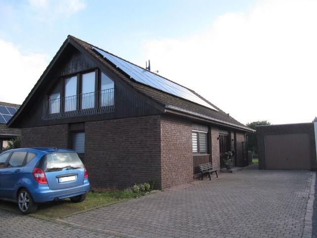FAMILIENFREUNDLICH Freist. Einfamilienhaus mit Vollkeller und Garage