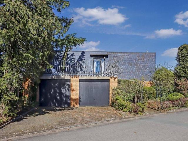 Familienfreundlich & lichtdurchflutet Reihenendhaus in ruhiger Sackgassenlage von Detmold Pivitsheide!