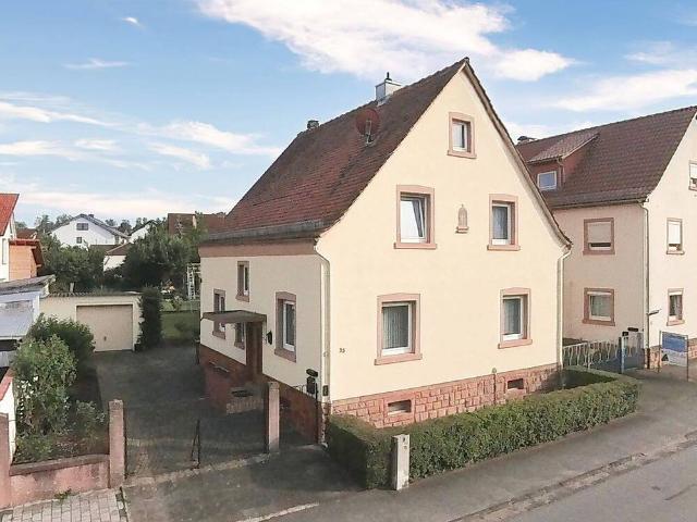 Familienfreundlich mit Garten und Garage