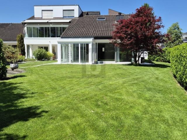 FAMILIENFREUNDLICH MIT SONNIGER GARTENOASE!