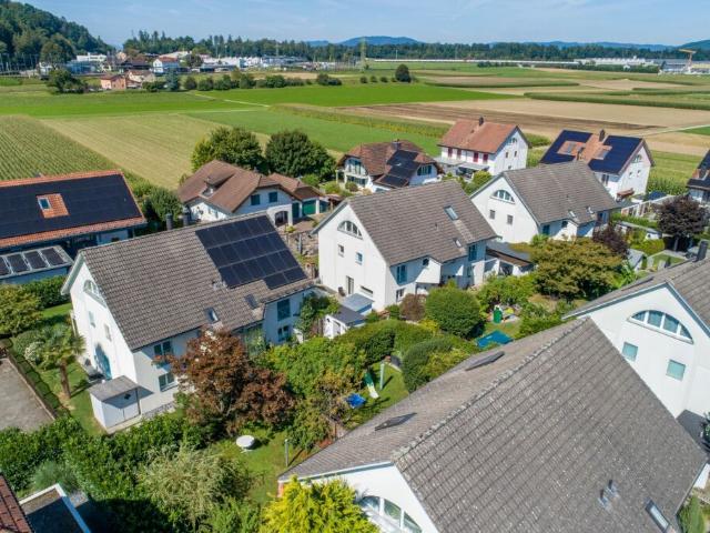Familienfreundlich und topgepflegtes Doppeleinfamilienhaus