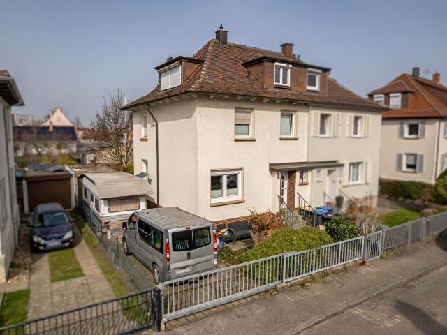 Familienfreundliche Doppelhaushälfte in Heilbronn mit Garten, Garage und 5 Zimmern
