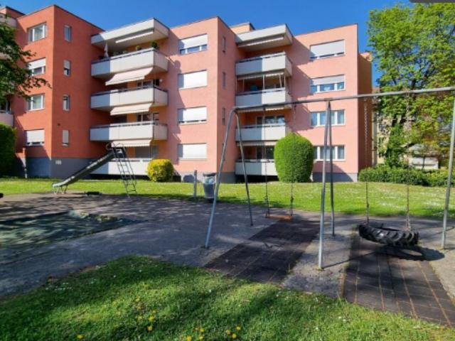 Familienfreundliche und helle 4.5 Zimmerwohnung in ruhigem Quartier