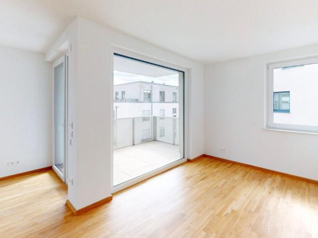Jetzt Umzugsbonus sichern* Helle 4 Zimmer Wohnung mit Loggia und zwei Bädern – ideal für Familien