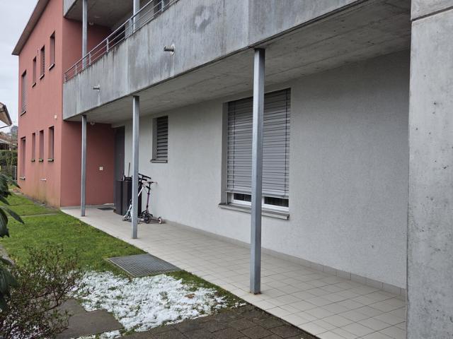 Familienfreundliche 6.5 Zimmer Wohnung mit Garten & Wintergarten