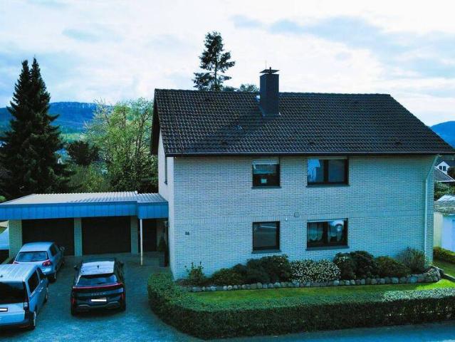 Familienfreundliches 7 Zimmer Haus mit Modernisierungen in Detmold