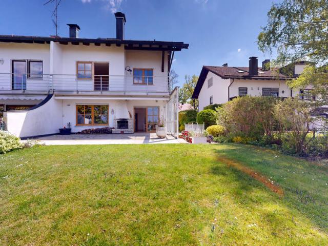 Familienfreundliches Wohnen mit Stil 6 Zimmer DHH mit Studio & herrlicher Aussicht in Hohenbrunn