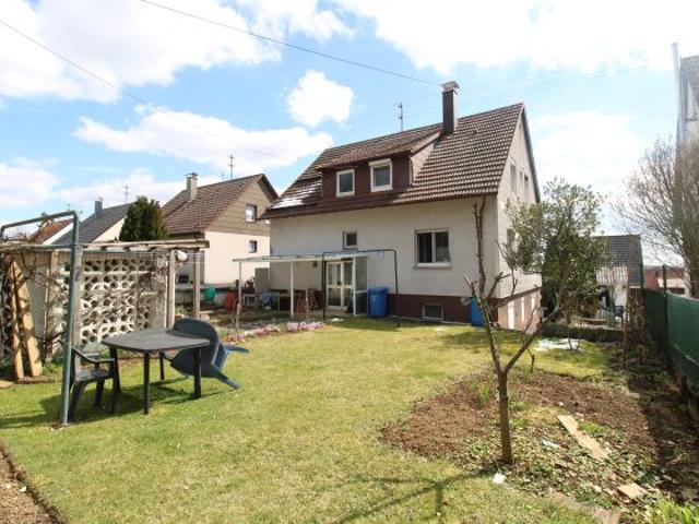 Familienfreundliches Einfamilienhaus in ruhiger Lage mit Garten und Garage