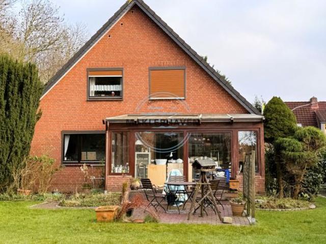 Familienfreundliches Einfamilienhaus in Top Lage mit Wintergarten und großzügigem Garten