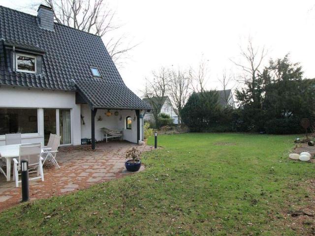 Familienfreundliches, freistehendes Einfamilienhaus in ruhiger Lage von Neuss Vogelsang