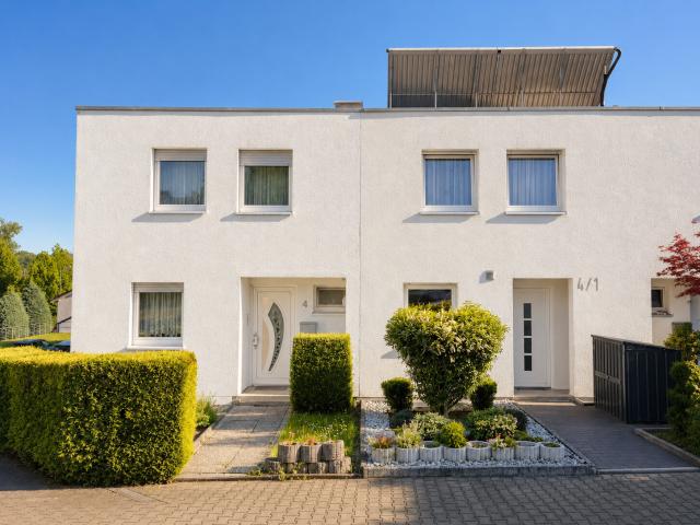 Familienfreundliches Reihenhaus mit überraschend viel Raum und sofort frei!
