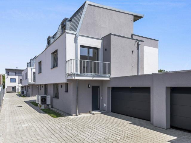 Familiengerechte Einfamilienhäuser komplett in ZIEGEL Massivbauweise mit Doppelgarage und schöner Dachterrasse mit Aussicht!