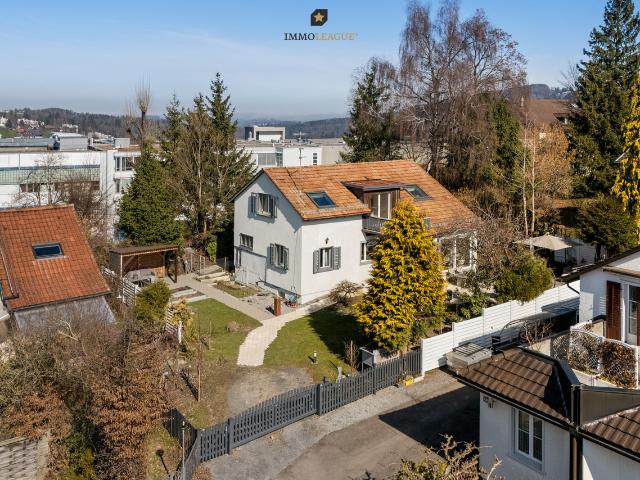 Familienglück mit wunderschönem Gartenparadies