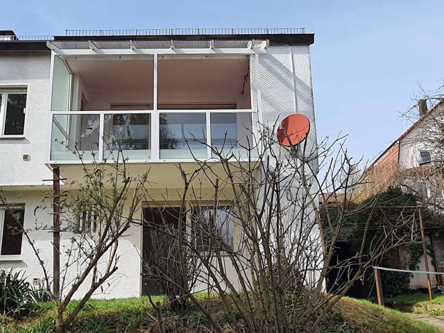 Familienglück! Ein bis Zweifamilienhaus, mit großem Garten, Garage, in sonniger Ortsrandlage von Ostf. Nellingen
