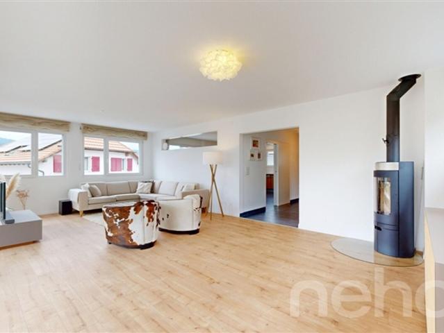 Familienhaus 6,5 p 157 m², Garten 717 m² und großer Komfort