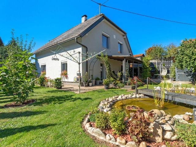 Familienhaus mit Garten, Biotop & zwei Wohneinheiten in Villach