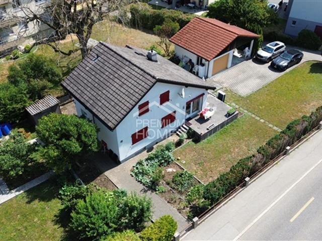 Familienhaus mit grosszügigem Grundstück