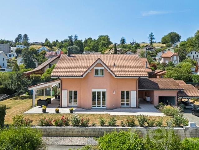 Familienhaus mit Potenzial für Studio oder Büro
