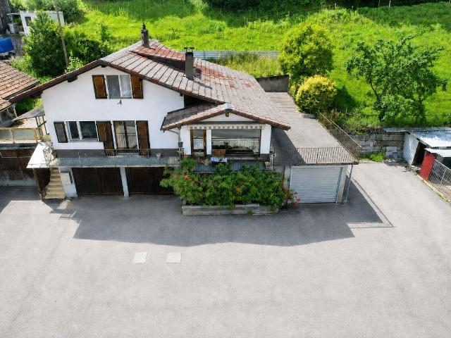 Familienhaus mit zwei Wohnungen