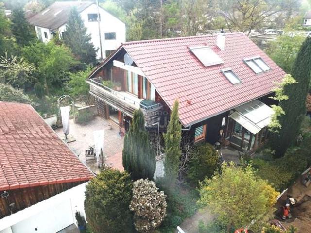Familienheim im Grünen, 1 2FH, EBK, Garage.