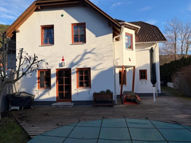 Familienhit mit Charme gut geschnittene Doppelhaushälfte mit Garten & Pool in Gaaden !