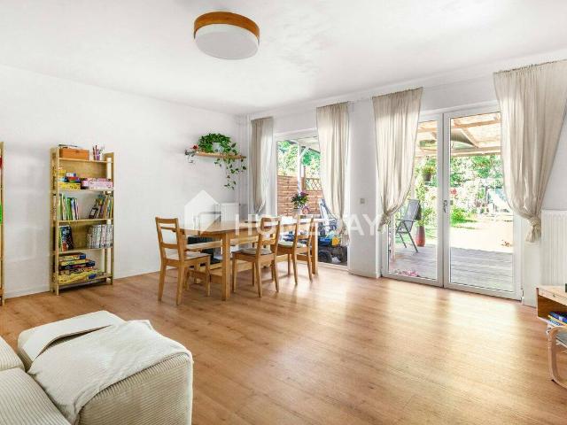 Familienidyll mit Garten Modernes Reihenendhaus mit 6 Zimmern und guter Energieeffizienz