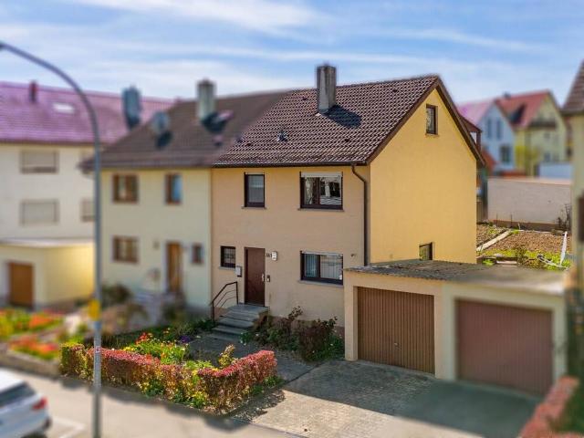 Familienidyll mit schönem Grundstück sofort zu übernehmen