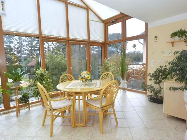 Reserviert! Familienidylle im Grünen 846 m² Grund, 6 Zimmer auf 155 m², Pool, Garage, Keller Uvm