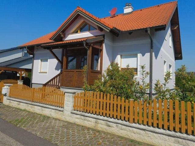 Familienidylle oder Wohnen und Arbeiten Hier ist beides möglich