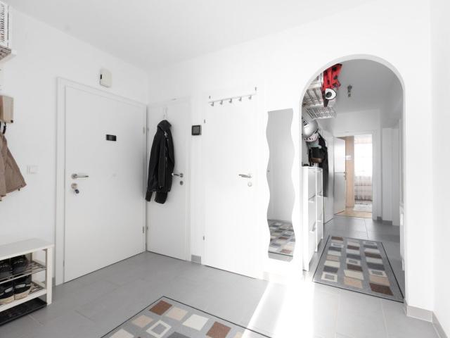 Familienleben: 4 Zimmer Wohnung in Ruhiger Wohnsiedlung Gnigl/ Langwied