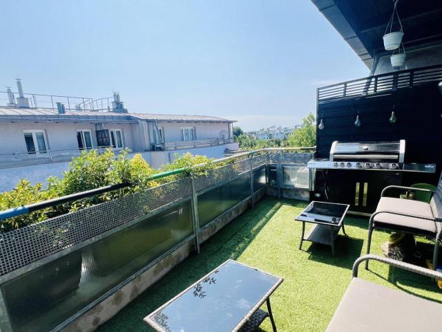 Familienparadies Mitten im Grünen DG Maisonette mit sonniger Innenhof Terrasse 16 Minuten zur U6 Tiefgaragenstellplatz