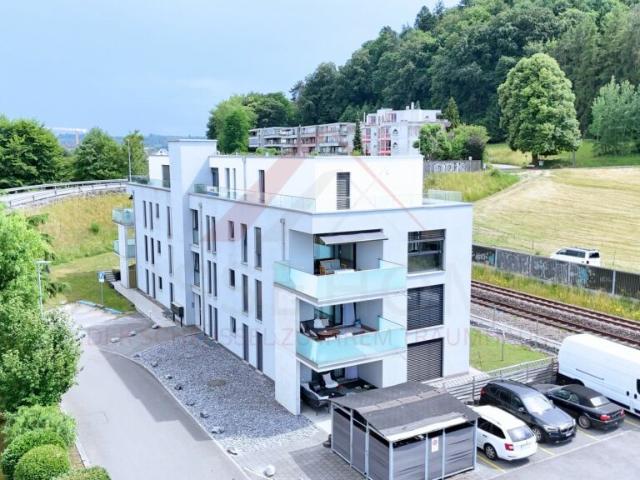 Familienparadies in Studen 4.5 Zimmer Wohnung mit 2 Balkonen und über 158 m² Wohnfläche