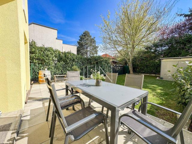 Familientraum mit Garten Sonniges Zuhause mit Charme