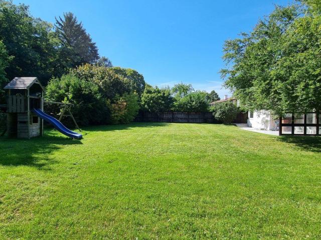 FAMILIENTRAUM MIT GROSSEM GARTEN