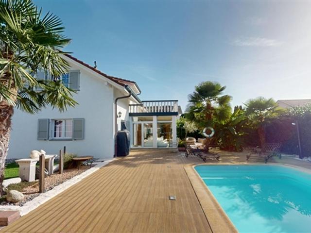 Familienvilla mit Pool und Poolhaus Payerne
