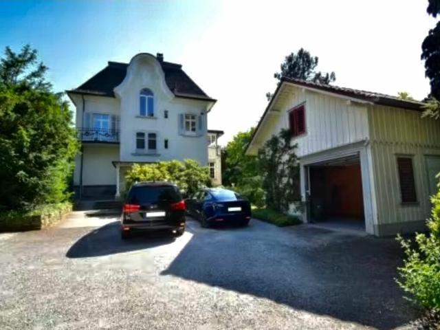 4 ½ Zimmer Wohnung in Jugendstilvilla mit Balkon