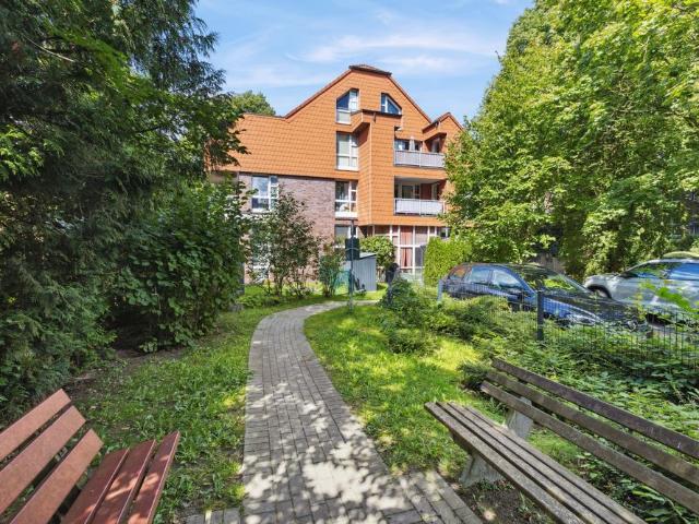 Familienwohnung auf 3 Ebenen + Garten