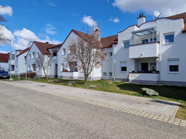 Familienwohnung im OG mit Loggia