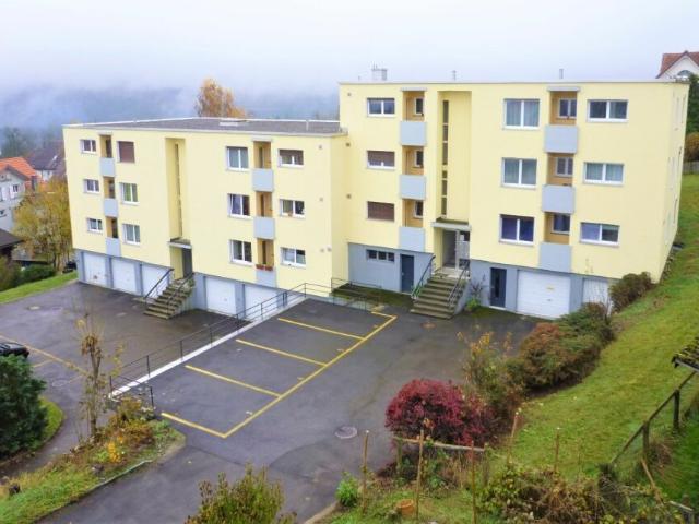 Familienwohnung nähe Schulhaus mit grossen Zimmer und Balkon