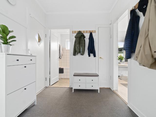 Familievenligt hus med stor have nær Furesøen