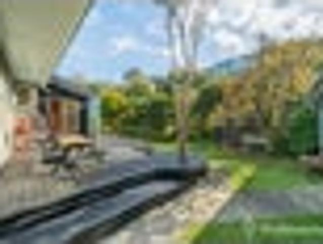 Family Comfort in Sought After Korokoro