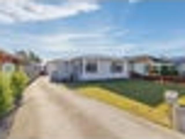 Family comfort on a generous freehold section