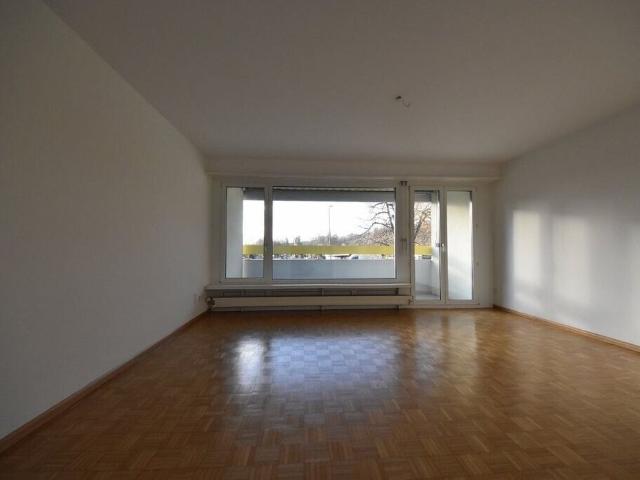 Family apartment seeks residents in Therwil