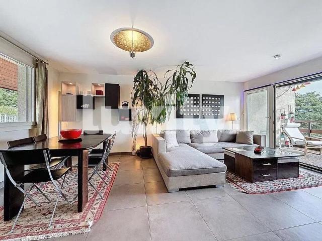 Family apartment with large private garden